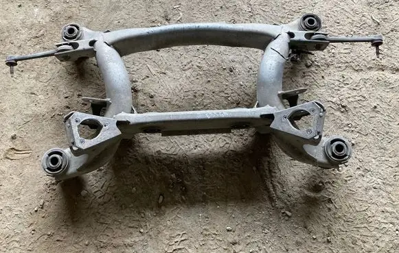 BMW 5 E39 Rear subframe 1097250 33311097250