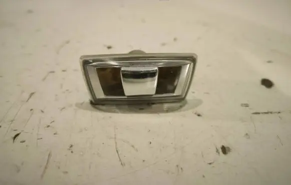 Opel Insignia A Front fender indicator light 13252456 13252455