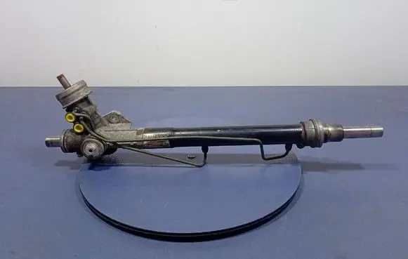 Volkswagen PASSAT B5.5 Steering rack 8D1422072