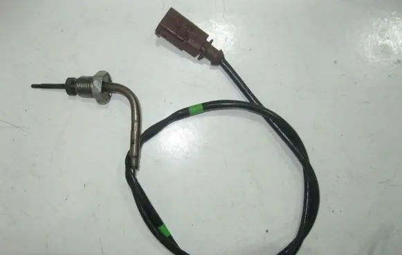 Audi Q3 8U Exhaust gas temperature sensor 04L906088EB
