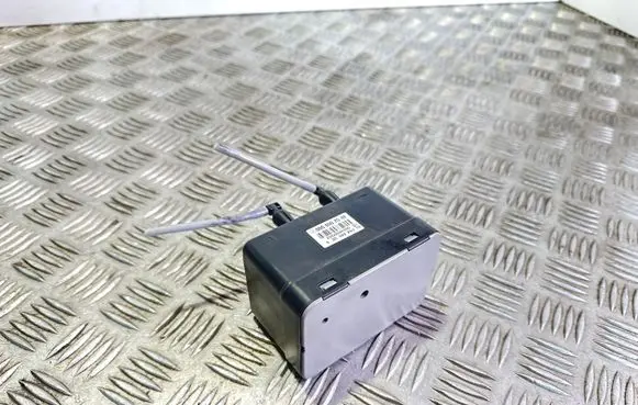 Mercedes-Benz E W211 Central locking vacuum pump 0008002548