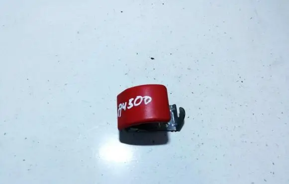 Volvo S40, V40 Engine bonnet (hood) release handle