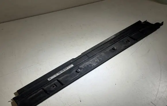 BMW 1 F20 F21 Radiator trim 7600543 7600537