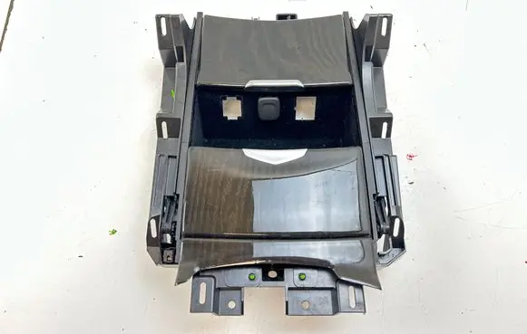 Cadillac Escalade IV Cup holder front 3724906 5067216