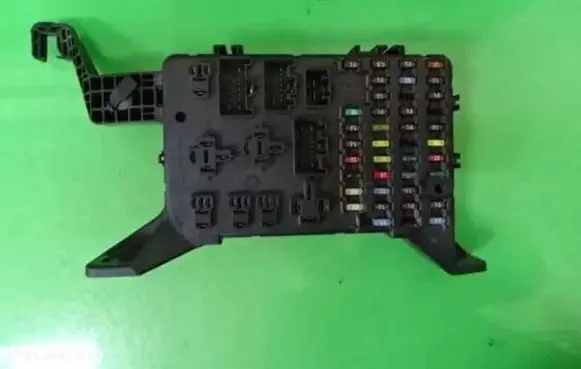 Ford Mondeo Mk III Fuse box set 4S7T-14A073-AB