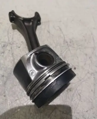 Volkswagen Polo V 6R Piston Stum