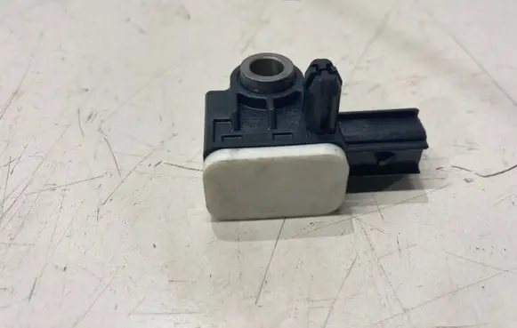 Volvo V60 Airbag deployment crash/impact sensor 31334336