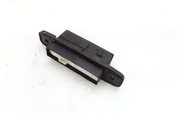 Toyota Avensis T270 Tailgate/boot open switch button NOCODE