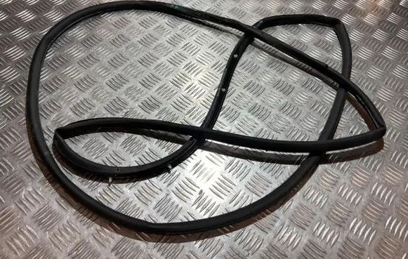 Peugeot 3008 III Front door rubber seal 9839764480