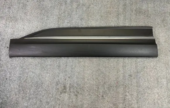 Renault Koleos II Front door trim (molding) 808217185R L844