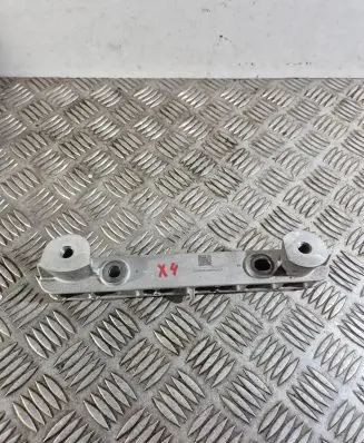 Volvo XC40 Engine mounting bracket 32137504