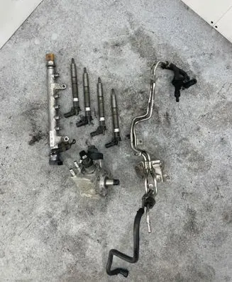 Volkswagen Transporter - Caravelle T5 Fuel injection system set 03L130755 0445010520