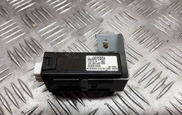 Mazda 5 Door central lock control unit/module CC33675DZA X1T41471M