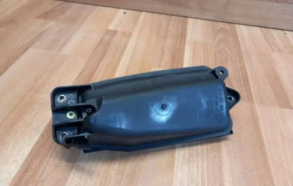 Vacuum air tank