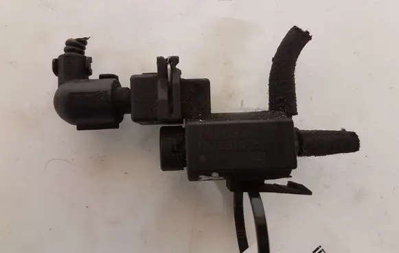 BMW 5 E60 E61 Turbo solenoid valve 70231800 7810831
