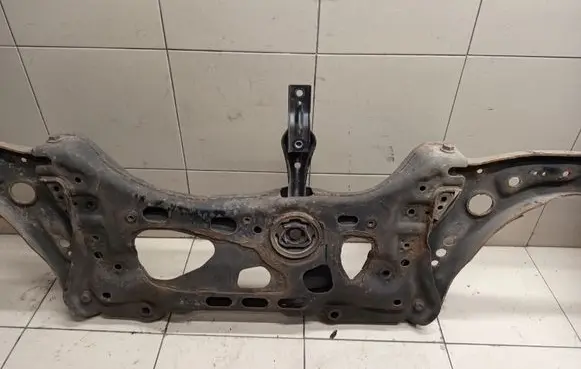 Volkswagen Golf VII Front subframe 