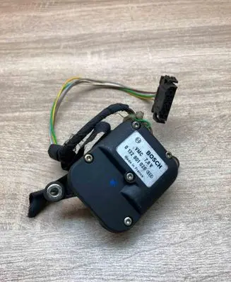 Audi A4 S4 B5 8D Air flap motor/actuator 0132801026 Used