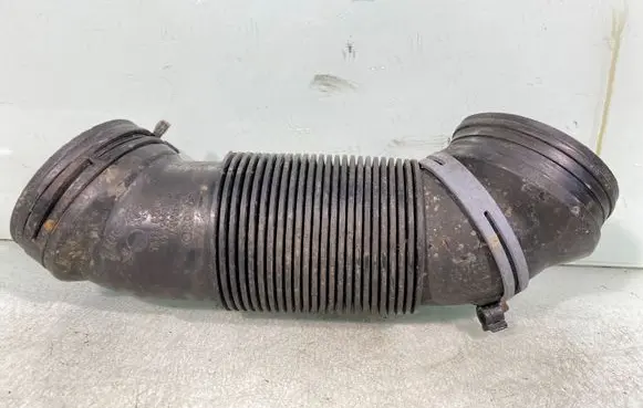 Volkswagen Golf V Air intake hose/pipe 1k0129684l