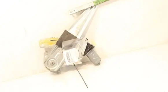 Nissan Note (E11) Rear window lifting mechanism without motor 
