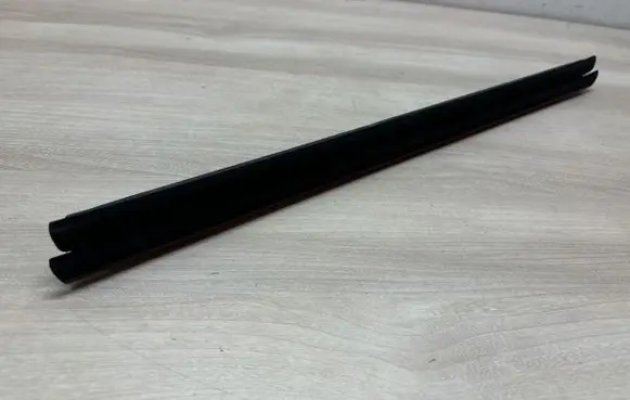 BMW 2 Active Tourer U06 Rubber seal rear door window/glass 15310512