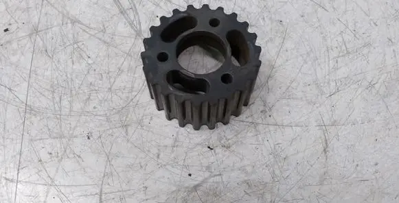 Volkswagen PASSAT B6 Fuel pump gear (pulley) 03L130111D