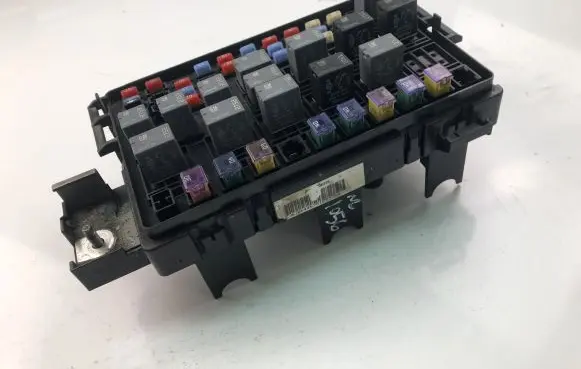 KIA Sorento Fuse box set JB6446781R037H