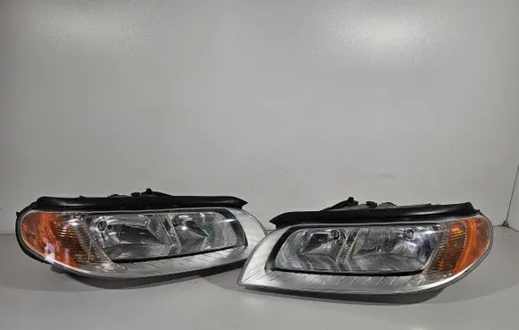 Volvo XC70 Headlights/headlamps set 17365743634