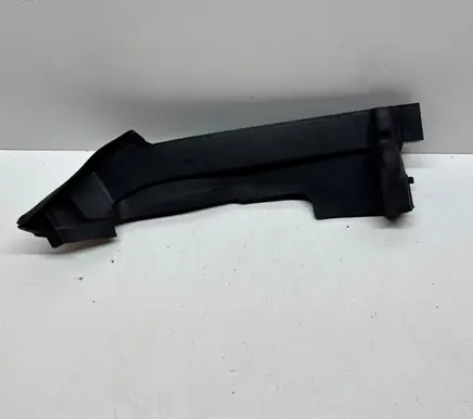 Audi Q7 4M Fender end trim 4M0821169C