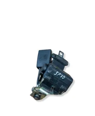 Volkswagen PASSAT B5 Middle seatbelt (rear) 3B0857813