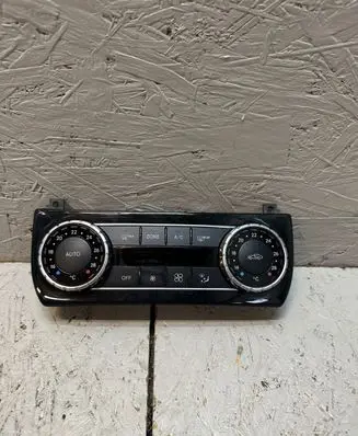 Mercedes-Benz CLS C218 X218 Climate control unit A2049000715 SW281400