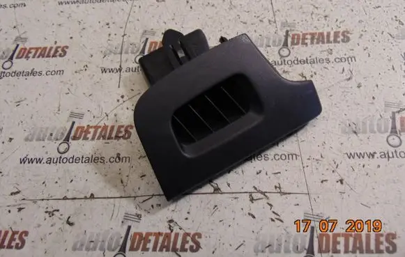 Toyota Prius (XW30) Dashboard side air vent grill/cover trim 5596147030
