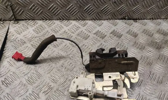 Tailgate/trunk/boot lock/catch/latch