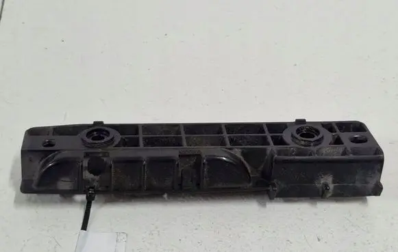 Lexus LS 460 - 600H Front bumper mounting bracket