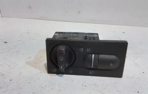 Volkswagen Golf III Light switch 1H6941521