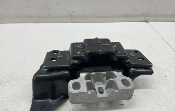 Skoda Kamiq Engine mount bracket 2Q0199555BD