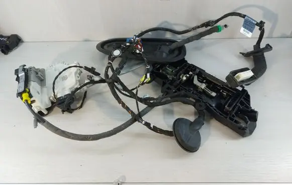 Audi A4 S4 B9 8W Front door lock 8X1837016C 8W0837812A 8W0837916