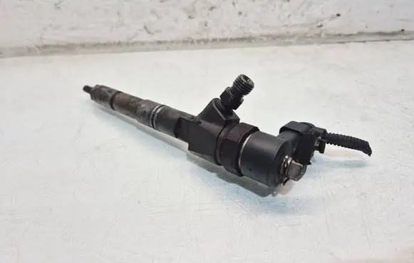 Alfa Romeo 159 Fuel injector 0445110243