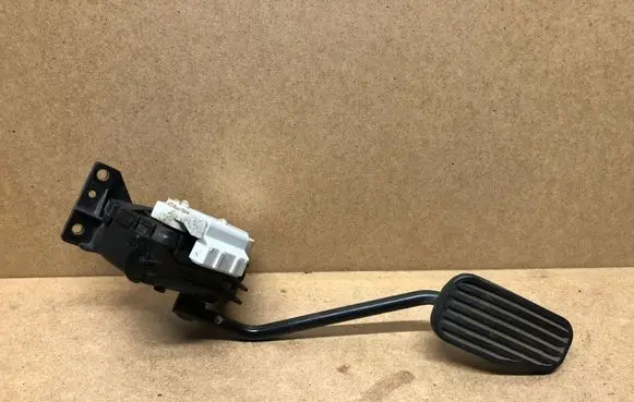 Volvo XC90 Accelerator throttle pedal 30683521