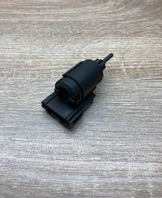 Audi Q7 4L Brake pedal sensor switch 3B0945511C 19322010