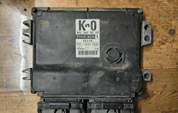 Suzuki Swift I Engine control unit/module 3392062J0 062J0 230382