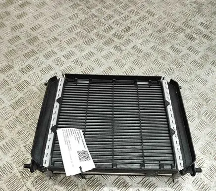 BMW X7 G07 Coolant radiator 7560816