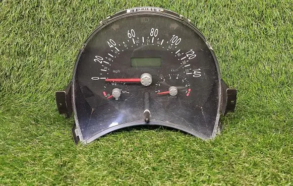 Volkswagen New Beetle Speedometer (instrument cluster) 1C0920905C