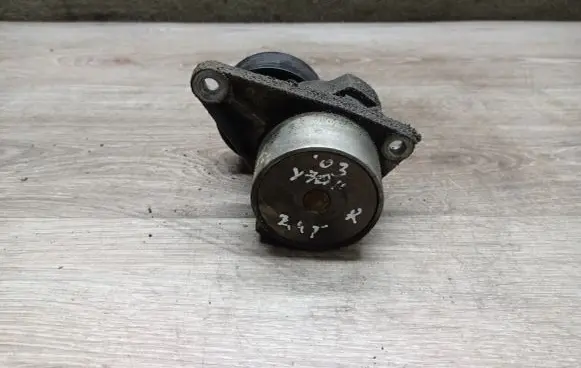Volvo V70 Alternator belt tensioner 