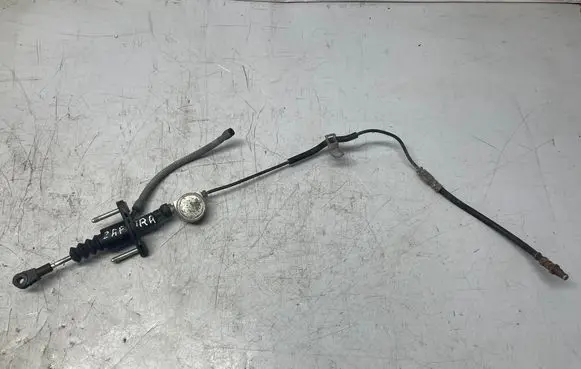 Opel Zafira B Clutch master cylinder 90581565