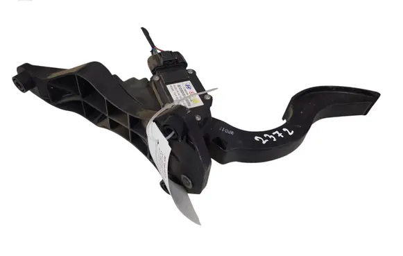 Hyundai Santa Fe Accelerator throttle pedal CDN0684A2B100 327262B100