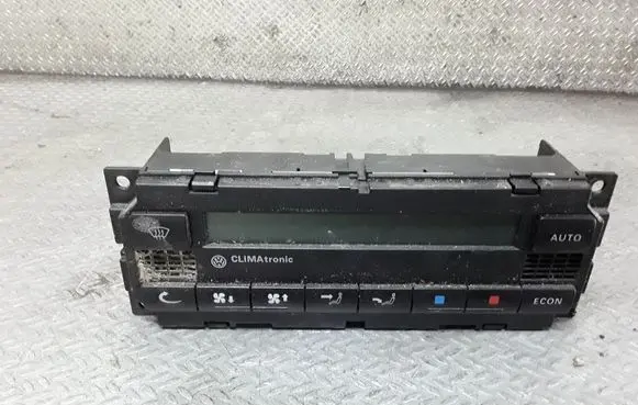 Volkswagen Golf IV Climate control unit