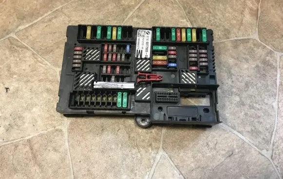 BMW 7 G11 G12 Fuse module 9377503