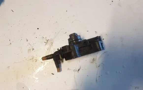 Mercedes-Benz E W210 Fuel injection high pressure pump
