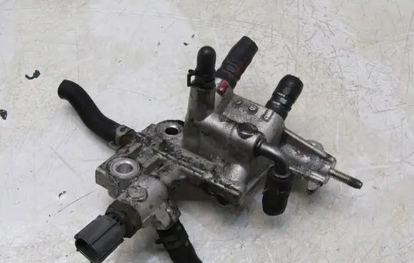 Mazda CX-3 Fuel distributor GMAUTO4574097