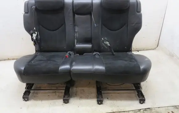 Toyota RAV 4 (XA30) Rear seat